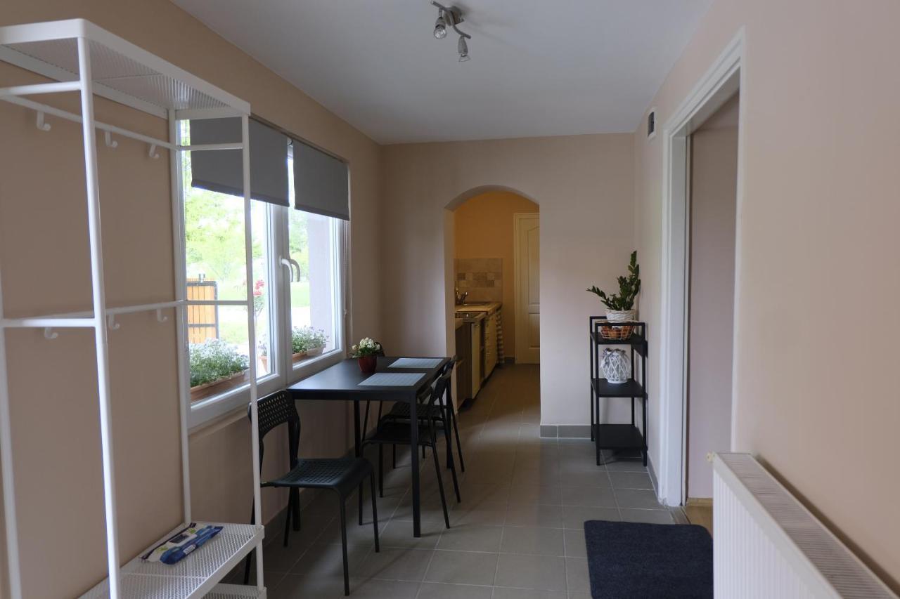 Kajari Apartmanhaz Balatonfőkajár Eksteriør bilde
